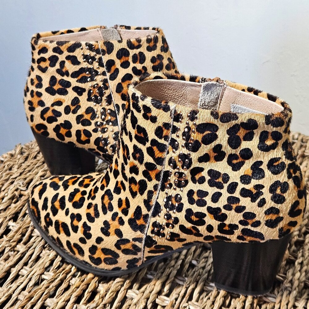VIONIC Calfskin Leopard Ankle Boot, Women's size 8